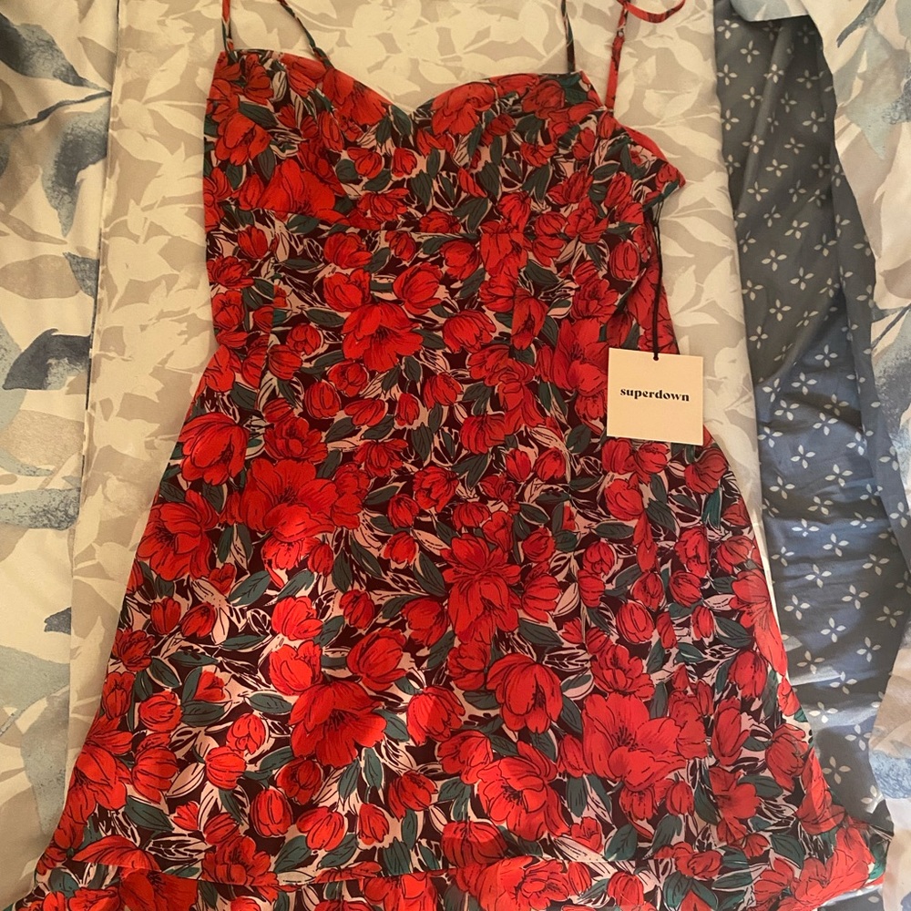 superdown - Hadley Cami Dress in Red Floral - Picture 3 of 3